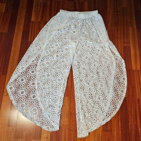 BLUE ISLAND SIDE SPLIT LEG SEE THRU LACE BEACH COVERUP PANTS. Size Medium - Picture 1 of 3